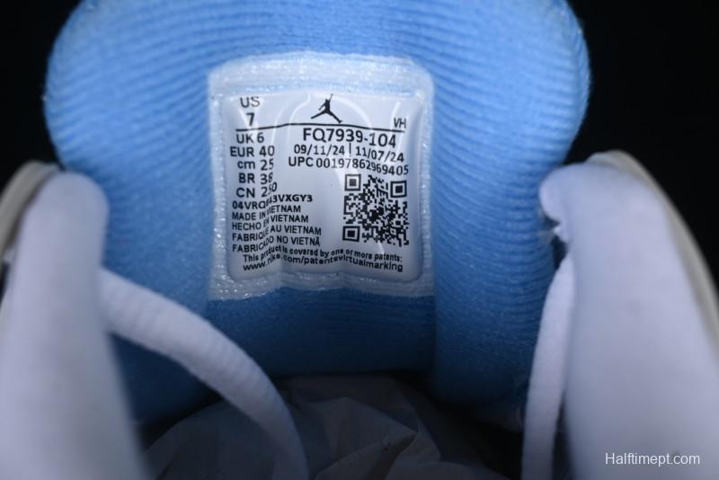 Nike Air Jordan 4 Remastered Retro Sneakers in White Blue - FQ7939-104