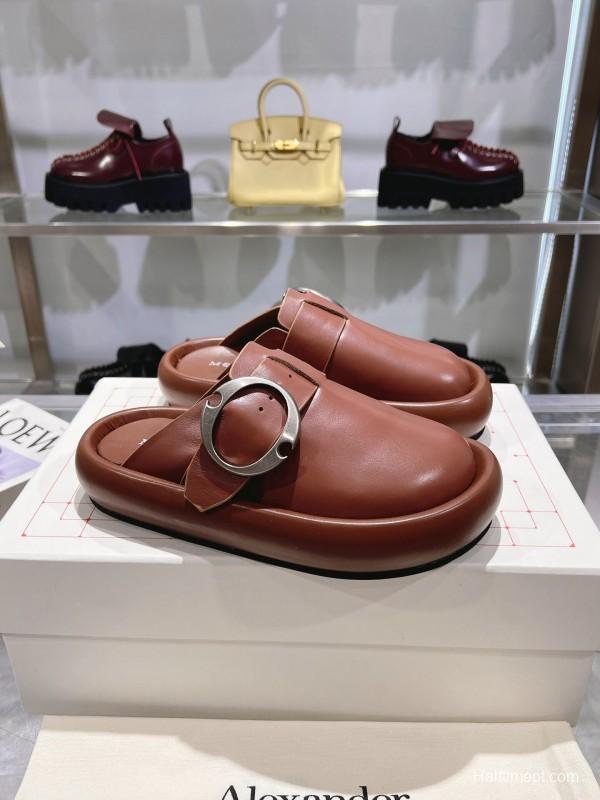 2025 Unisex Alexander McQueen Brown Leather Boken Toe Mule Flexion KFY00300