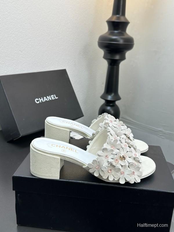 2025 Women Chanel White Leather Sandals