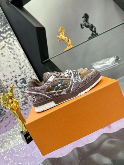 2024 Unisex Louis Vuitton Brown Silk Leather Denim Plimsolls Magic Tape MJ00410