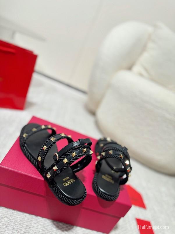 2025 Women Valentino Black Leather Sandals Studded LY00250