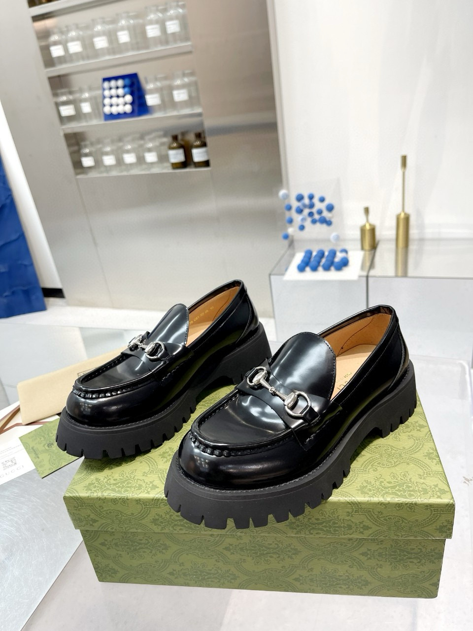 2024 Unisex Gucci Black Leather Loafers MJ00320(F/W)