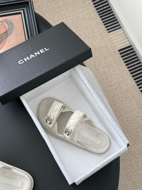 2025 Women Chanel White Leather Sandals LY00310