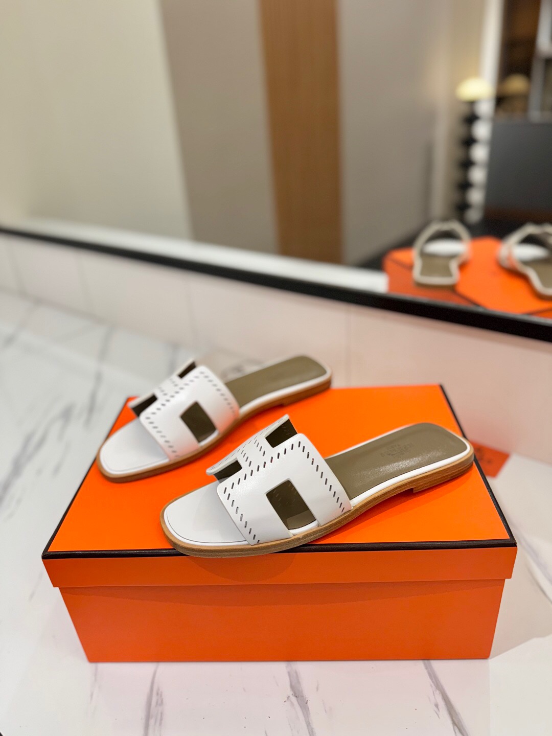 2025 Women Hermès White Leather Slippers