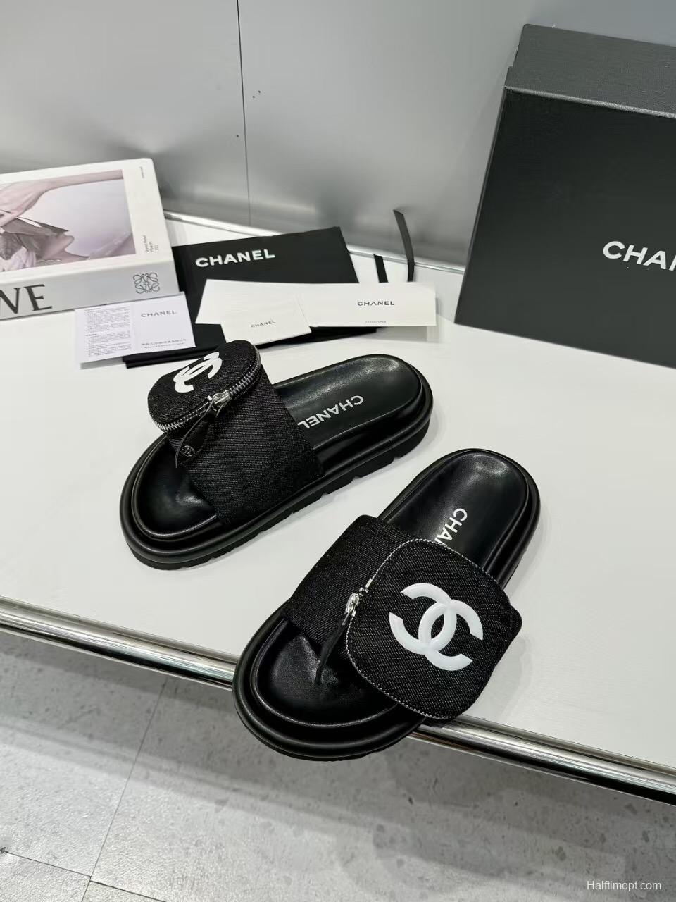 2025 Slippers Chanel Black Fabric Slippers