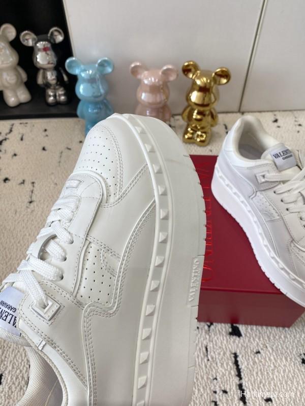 2025 Women Valentino White Leather Platform Sneakers LY00340