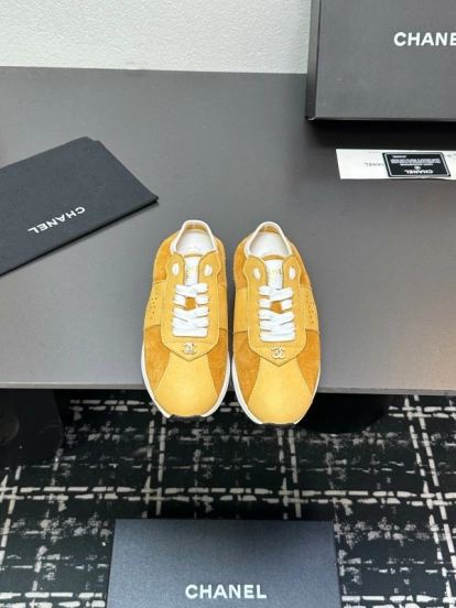 2025 Women Chanel Yellow Suede Casual Sneakers Handmade CC Logo LY00360(F)