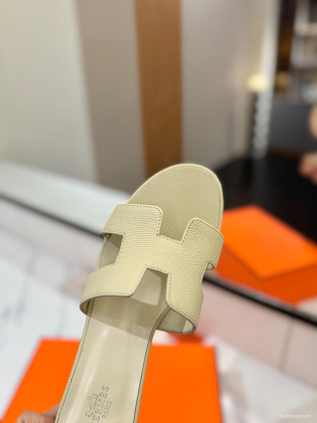 2025 Women Hermès Cream Leather Sandals