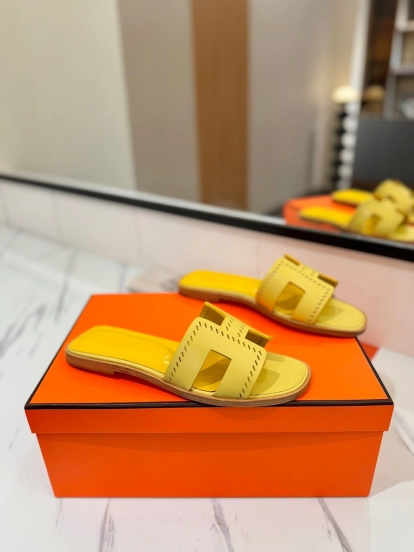 2025 Women Hermès Yellow Leather Slippers