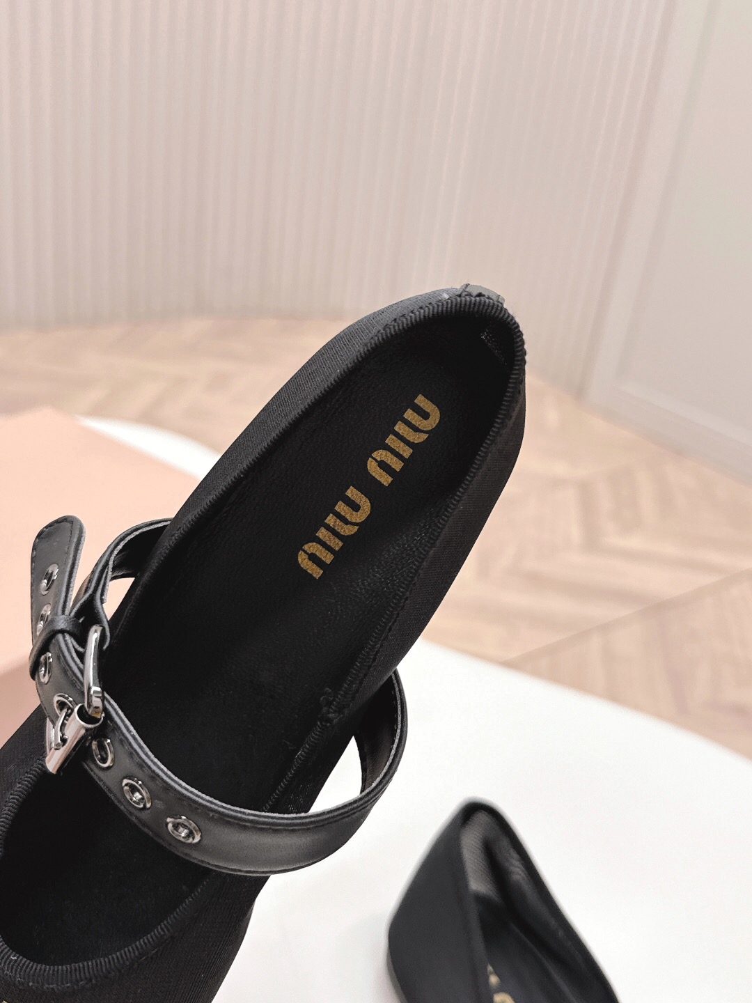 2025 Women Miu Miu Black Mesh Leather Ballet Flats LY00230