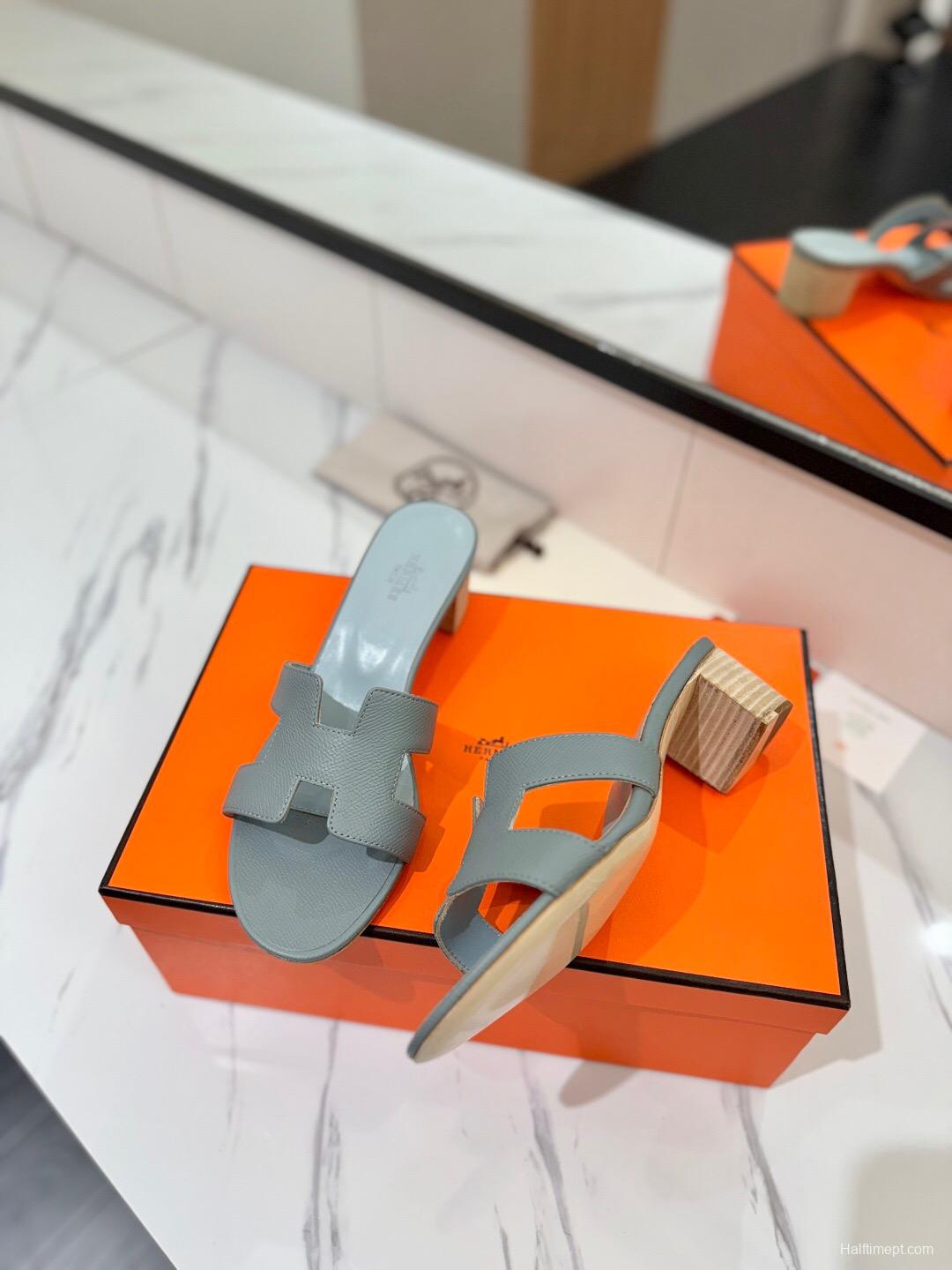 2025 Women Hermès Light Grey Leather Sandals