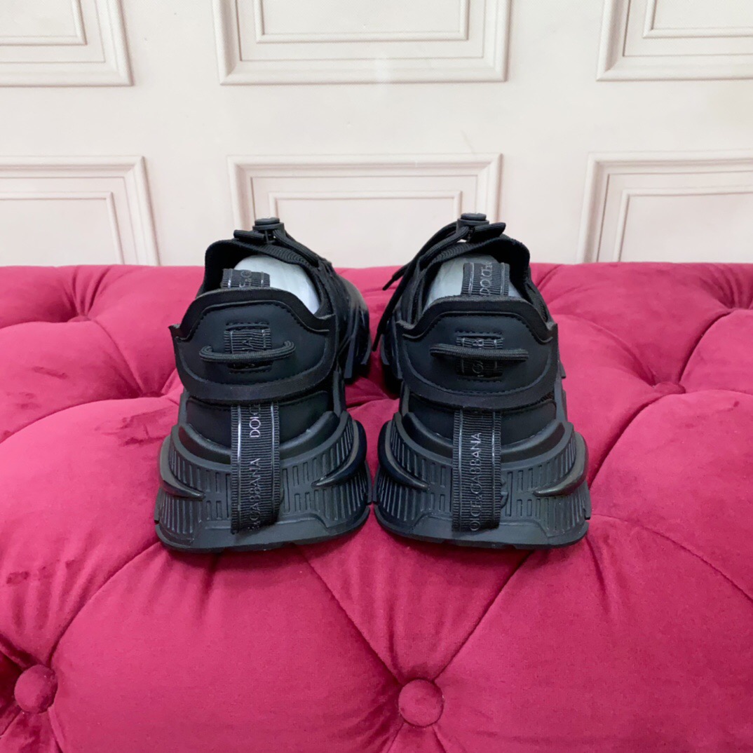 2025 Unisex Dolce & Gabbana Black Leather Knit Sneakers LY00340