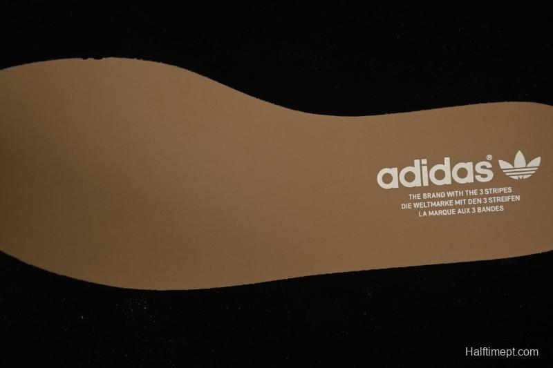 Adidas Superstar 82 Casual Sneakers with Shell Toe Design - JH5577