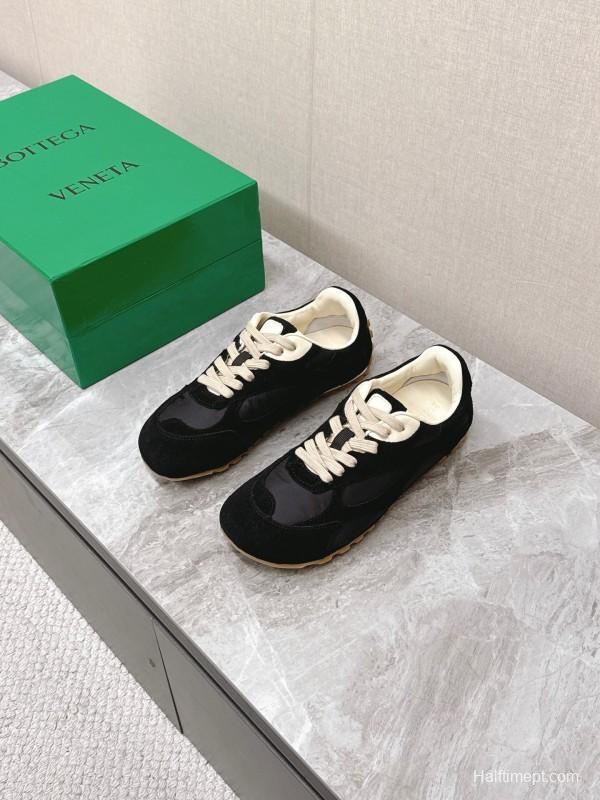 2025 Unisex Bottega Veneta Black Nylon Suede Sneakers KFY00290
