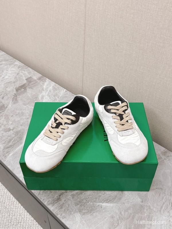 2025 Unisex Bottega Veneta White Black Nylon Suede Sneakers KFY00290