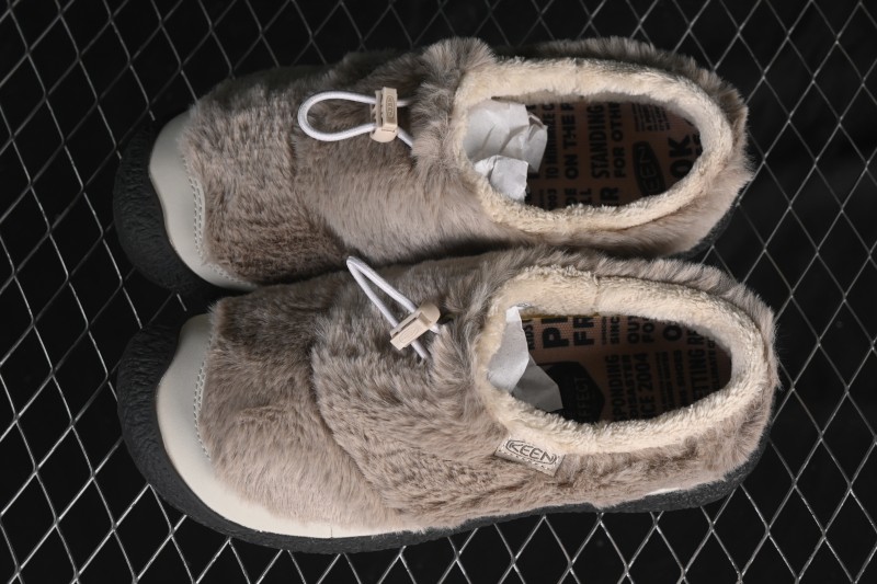 Keen Howser III Slide Winter Plush Casual Lifestyle Shoe - 1029434