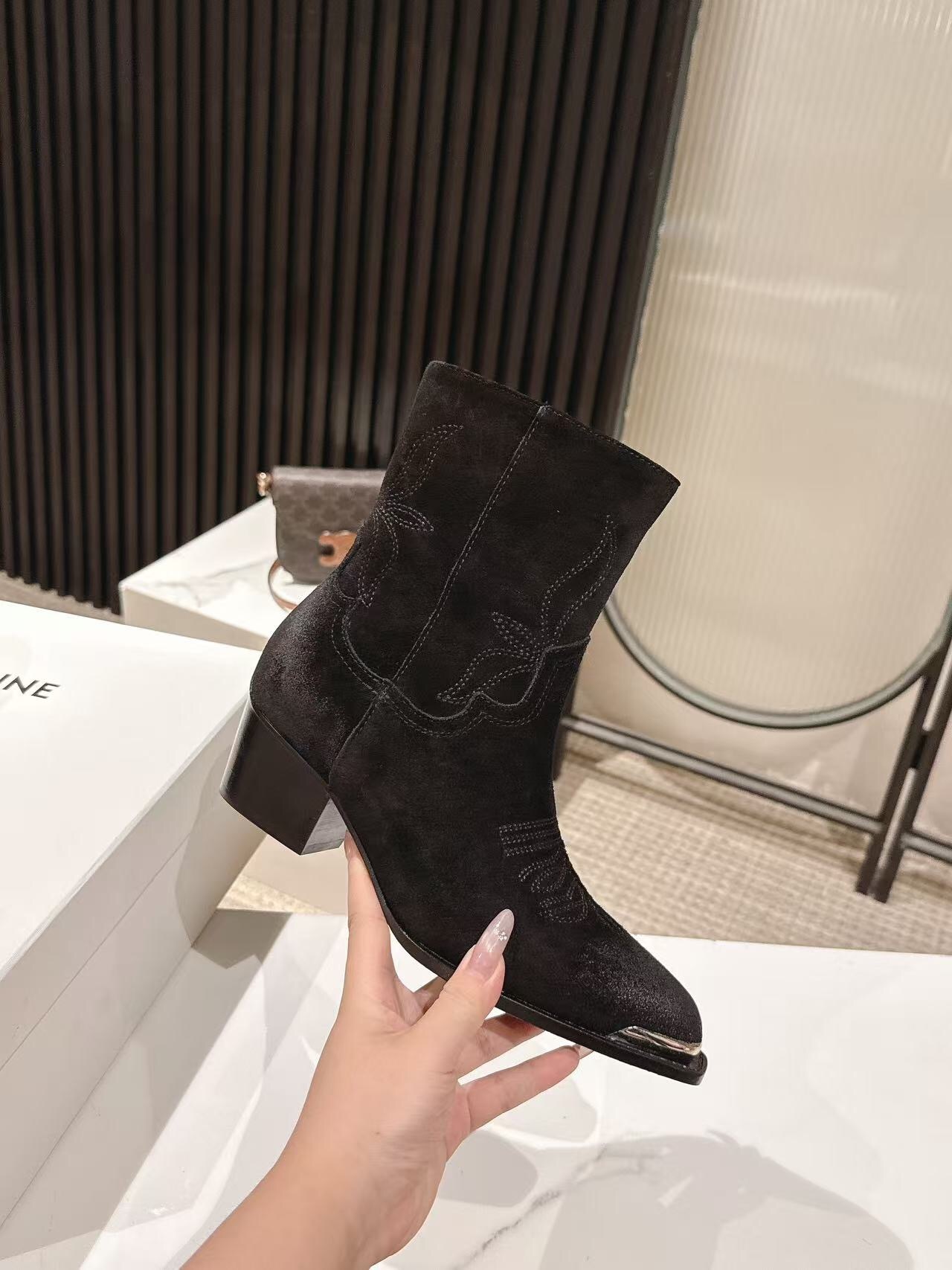 CELINE Fall/Winter 2025 Retro Fashion Ankle Boots - LY00440
