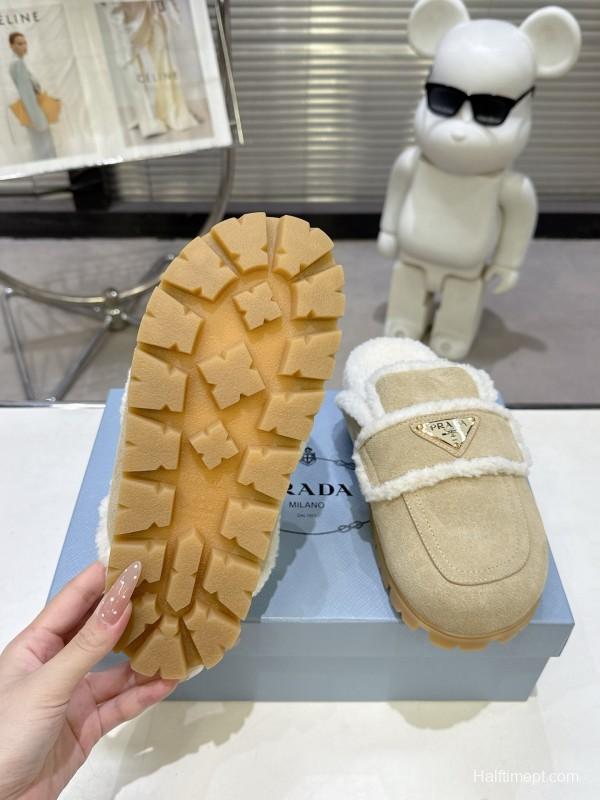 Prada Fall/Winter 2025 New Fur Mule Slippers with Triangle Buckle Bread Loaf Toe - KFY00270