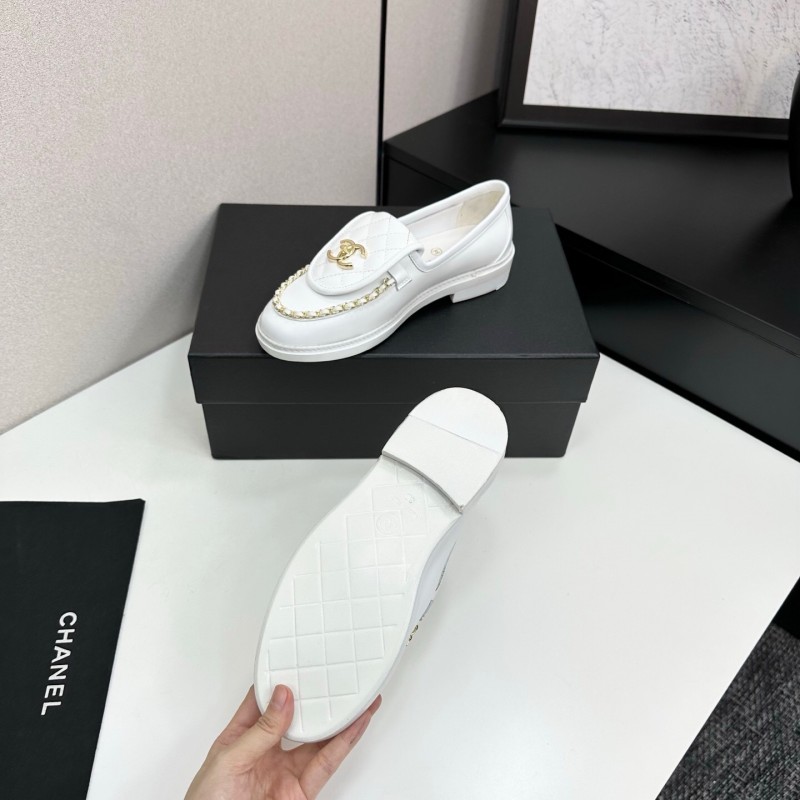 Chanel Classic Flap Chain CC Loafers with Buckle Closure - LY00320