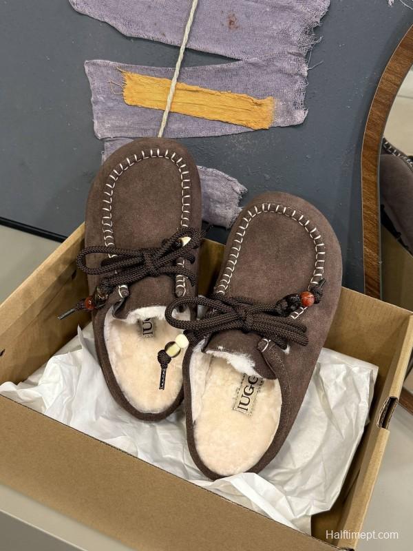 UGG 2025 Spring/Summer Collection Plush Wool Slippers with Vintage Buckle - KFY00240