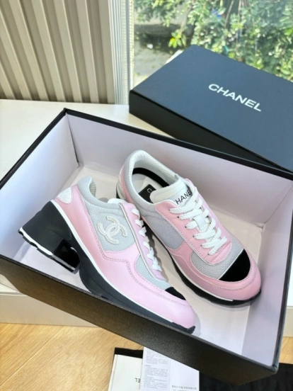 Chanel 2025/SS New Arrival High-Heel Two-Tone Casual Sneakers - KFY00320