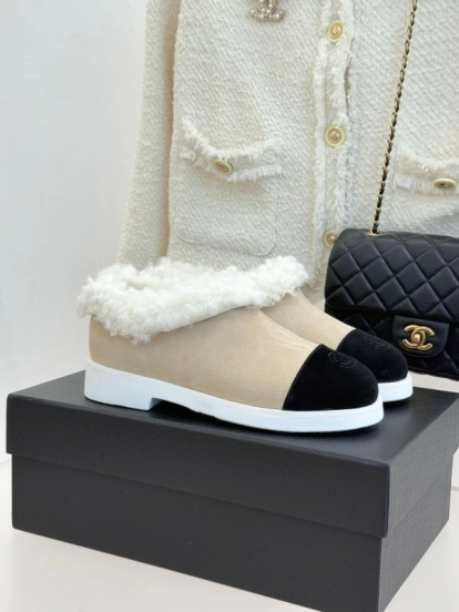 Chanel 2025/SS Double C Color-Block Shearling Snow Boots - KFY00270