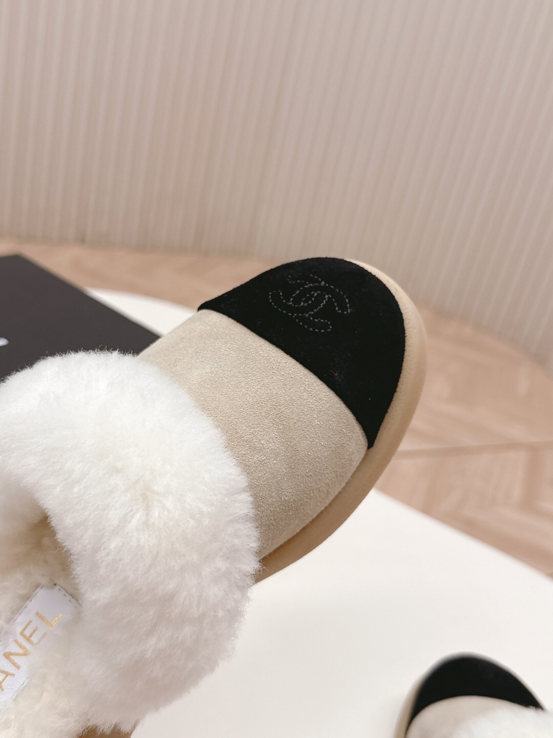 Chanel 2025/SS Fall Winter New Fur Slide Sandals Half-Drag - KFY00310