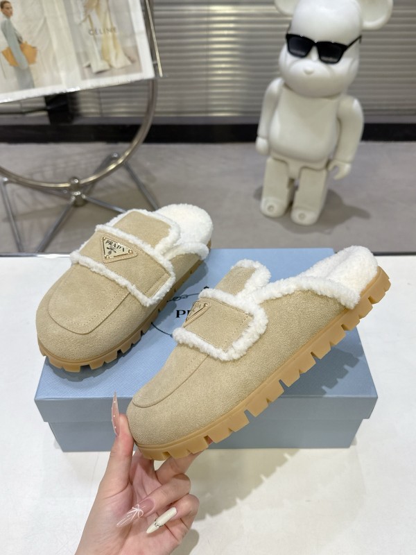 Prada Fall/Winter 2025 New Fur Mule Slippers with Triangle Buckle Bread Loaf Toe - KFY00270
