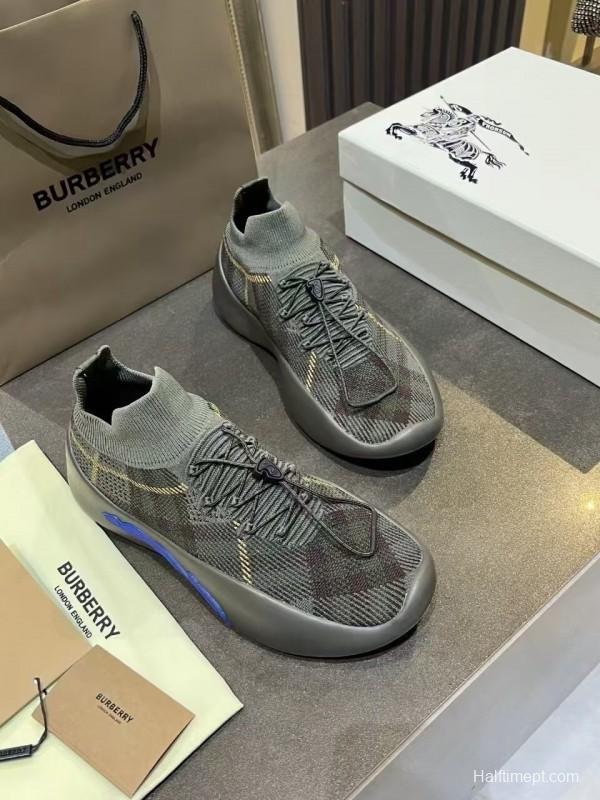 Burberry 2025 SS Italian-Made Sneakers - KFY00280
