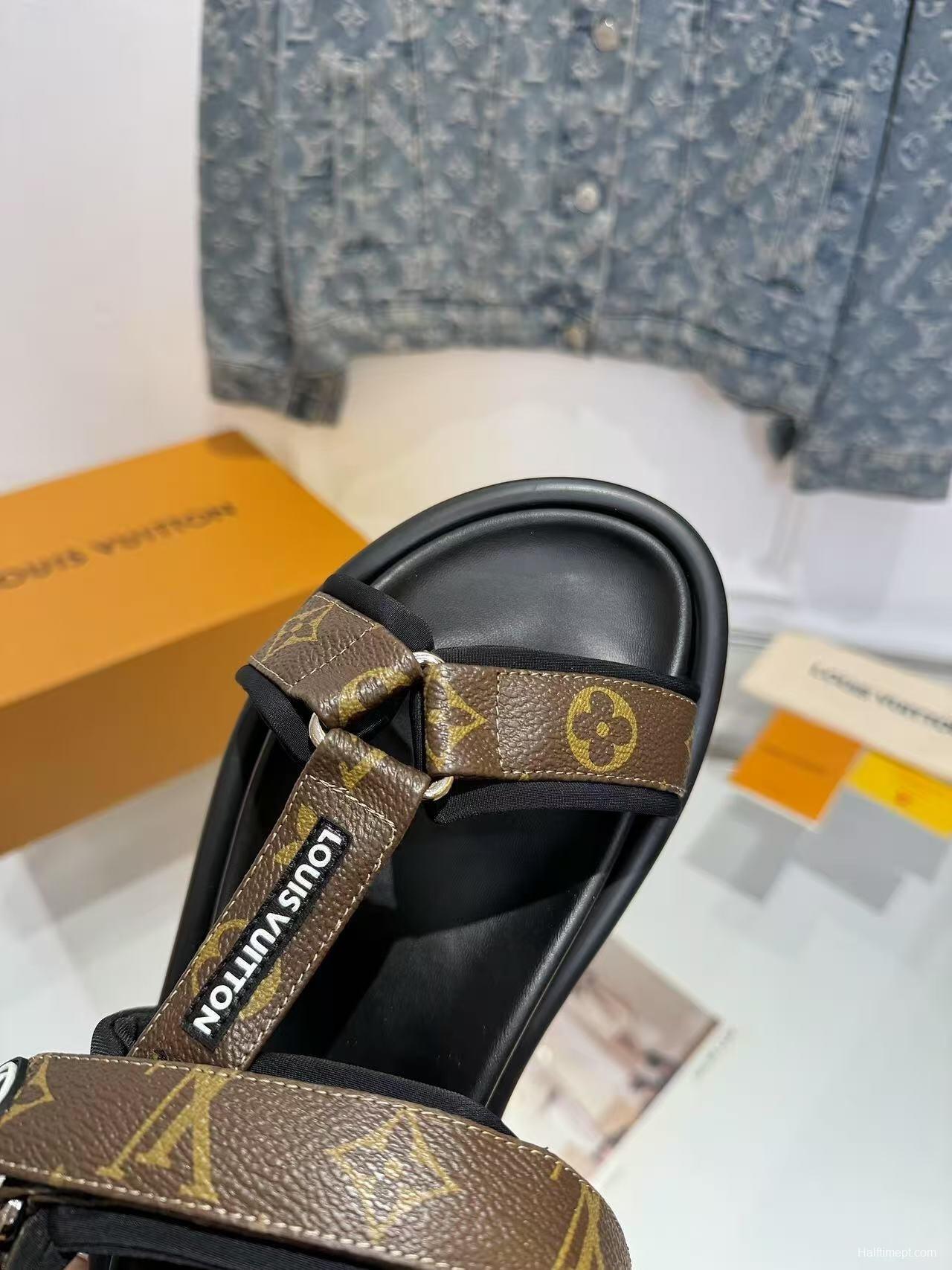 LV 2025/SS Latest High-End Fashion Versatile Flat Platform Sandals - LY00