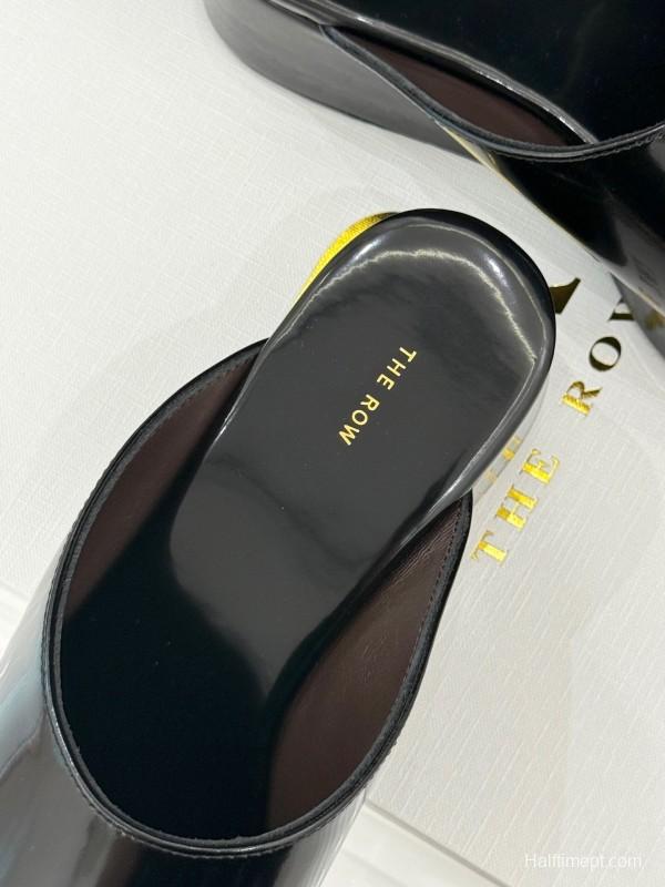 The Row Fall/Winter 2025 Platform Slides - KFY00280