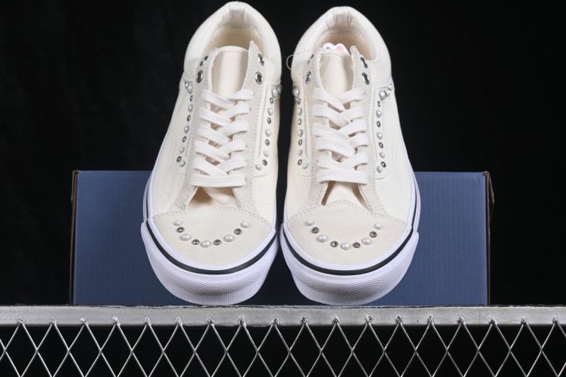 Vans Old Skool Low-Top Casual Skateboarding Shoes - VN000E8VCCZ