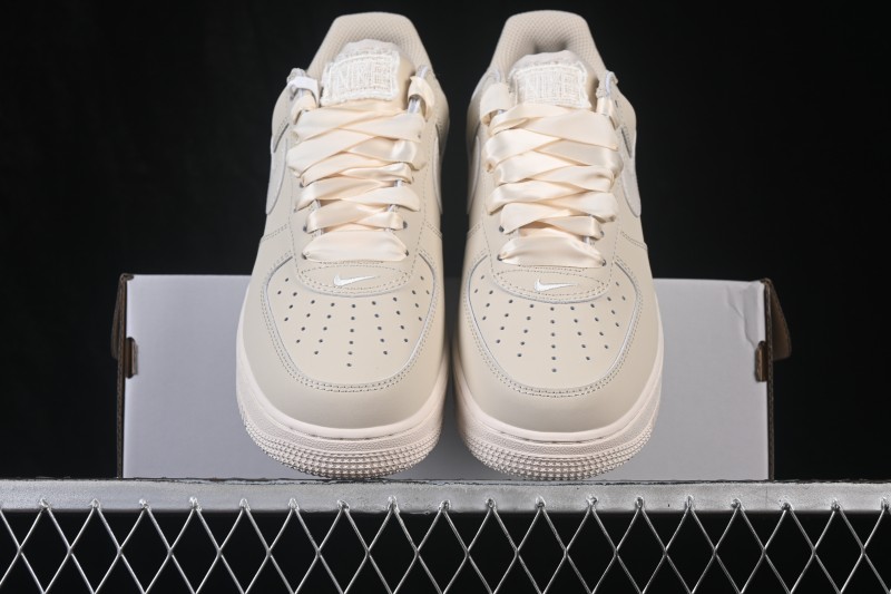 Nike Air Force 1 '07 Low Basketball Sneakers with Full-Length Air Cushion - IR0871-100