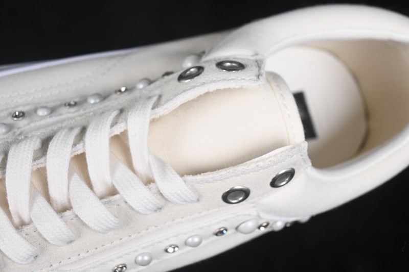 Vans Old Skool Low-Top Casual Skateboarding Shoes - VN000E8VCCZ