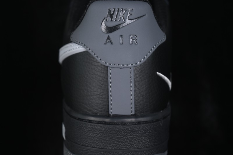Nike Air Force 1 '07 Low Casual Skateboarding Shoes with Full-Length Air Cushion - IR1475-010