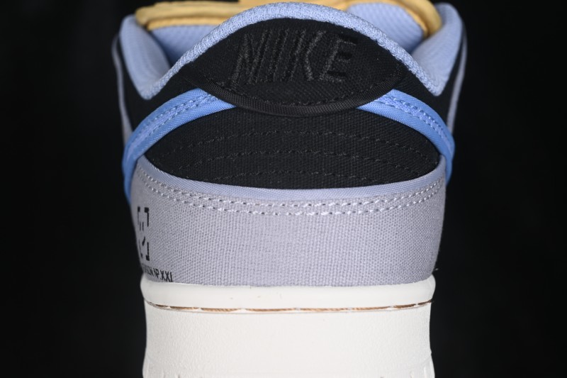 Nike SB Dunk Low Skateboarding Shoes with Cushioned Collar - FN5880-001
