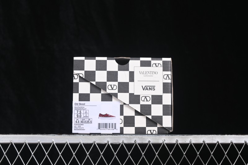 Vans Old Skool Low-Top Skateboarding Shoes with Classic Sidestripe Design - WS0ND8HPKJV7