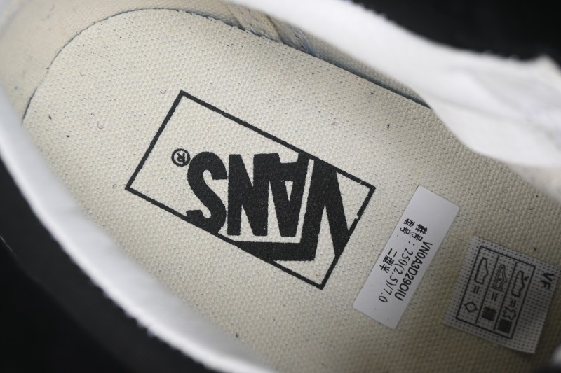 Vans Old Skool Low-Top Casual Skateboarding Shoes with Hook-and-Loop Closure - VN0A3D29OIU