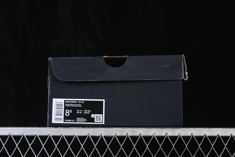 Nike Air Force 1 '07 Low Basketball Shoes with Classic Leather Upper and Air-Sole Unit - IV4089-011