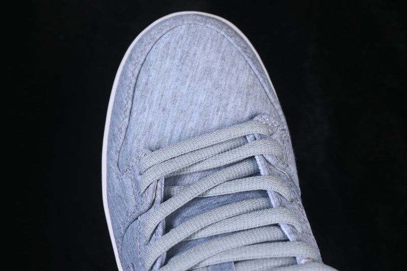 Nike SB Dunk Low Skateboarding Shoes with Cushioned Collar - IF0673-001