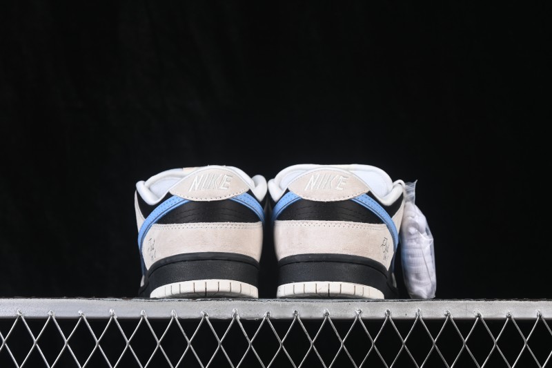 Nike SB Dunk Low Pro Skateboarding Shoes with Cushioned Collar - FZ5645-100
