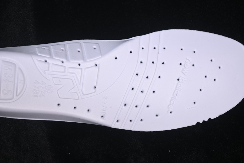 New Balance Made in USA M991 Series Classic Casual Running Sneakers with ABZORB Cushioning - U991UT2