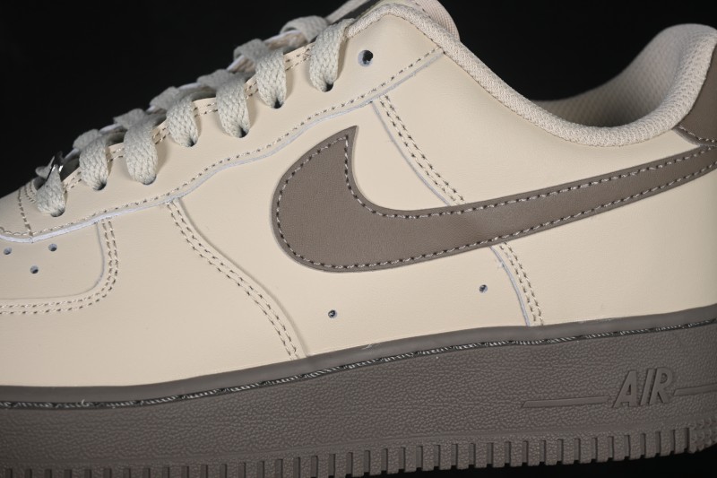 Nike Air Force 1 '07 Low Basketball Sneakers with Full-Length Air Cushion - FJ4146-201