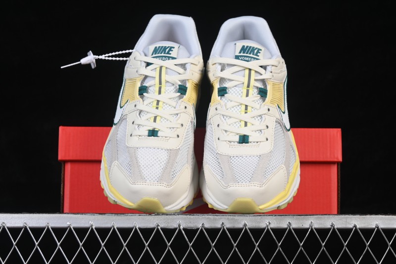 Nike Vomero 5 Retro Running Shoes with Mesh and Synthetic Overlays - FN8361-100