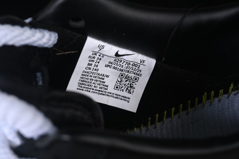 Nike Air Force 1 '07 Low Casual Skateboarding Shoes with Full-Length Air Cushion - IQ9770-001