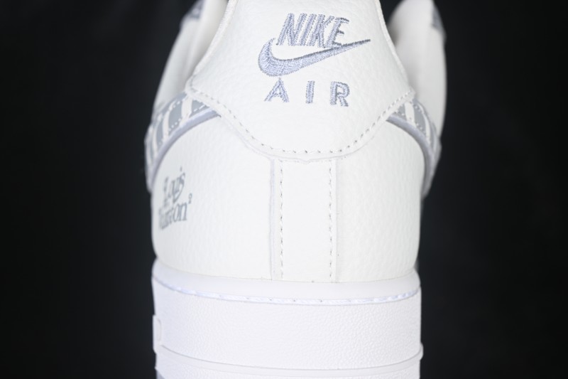 Nike Air Force 1 '07 Low Collaboration Skateboarding Shoes with Full-Length Air Sole - WY0655-120