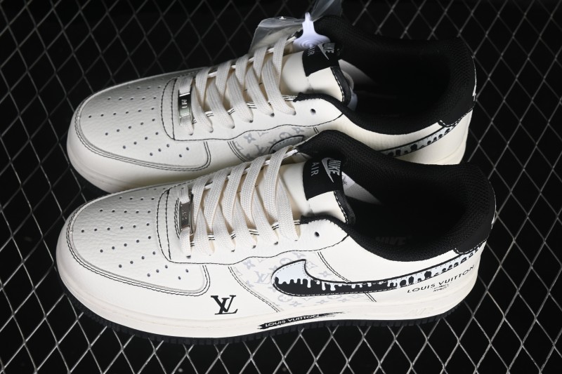 Nike Air Force 1 '07 Low Classic White and Black Casual Sneakers - KG6699-F31