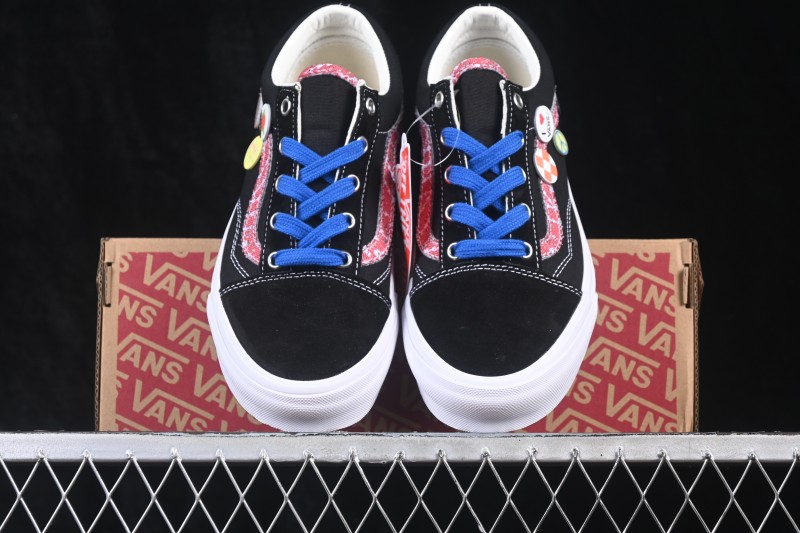 Vans Old Skool Low-Top Skateboarding Shoes with Classic Side Stripe - VN000EGY617