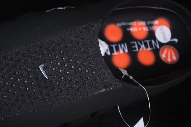 Nike Mind 001 Neuroscience Foot Massage Slippers with Breathable Mesh and 22 Foam Nodes - HY5028-101