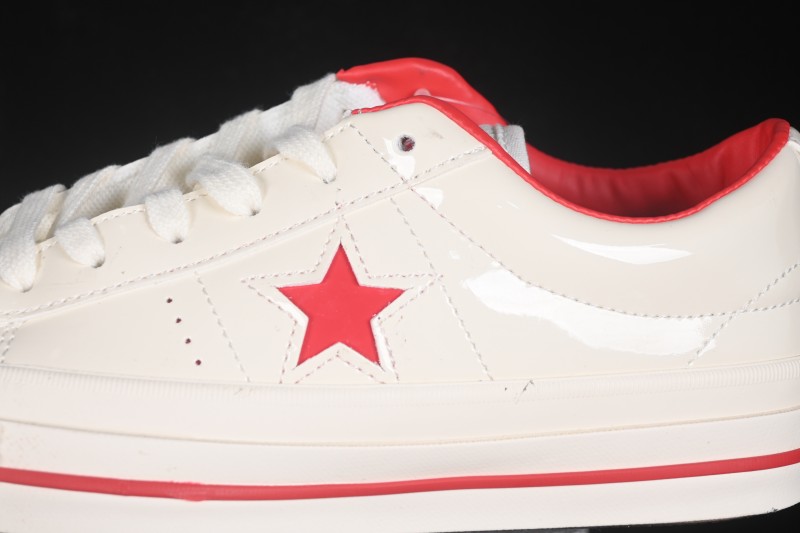 Converse One Star 95 Classic Low-Top Casual Skateboarding Shoes with Glossy Patent Leather and Reflective Star Logo - 167326C